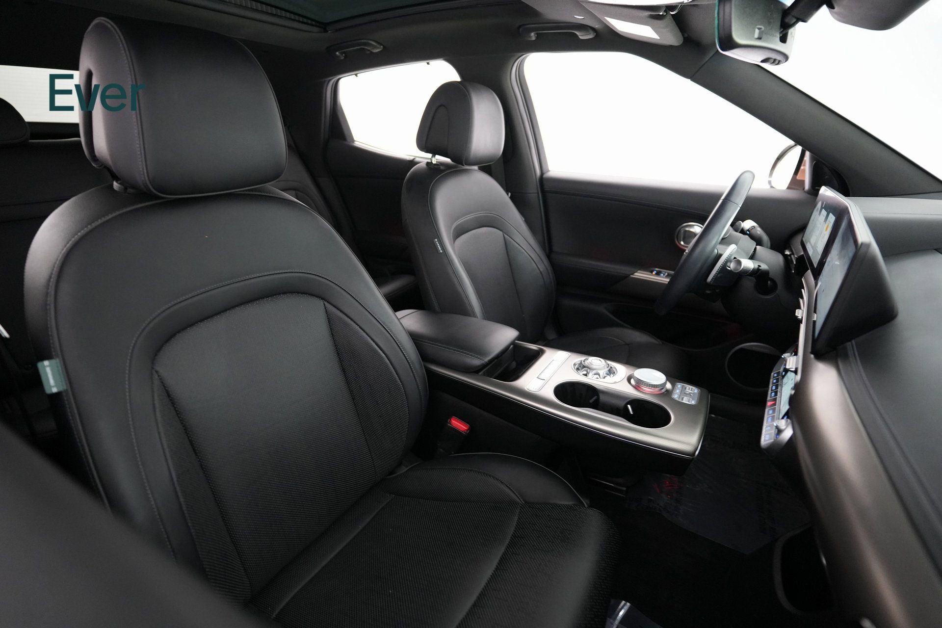 Used 2023 Genesis GV60 Advanced w/ Cargo Package image 8