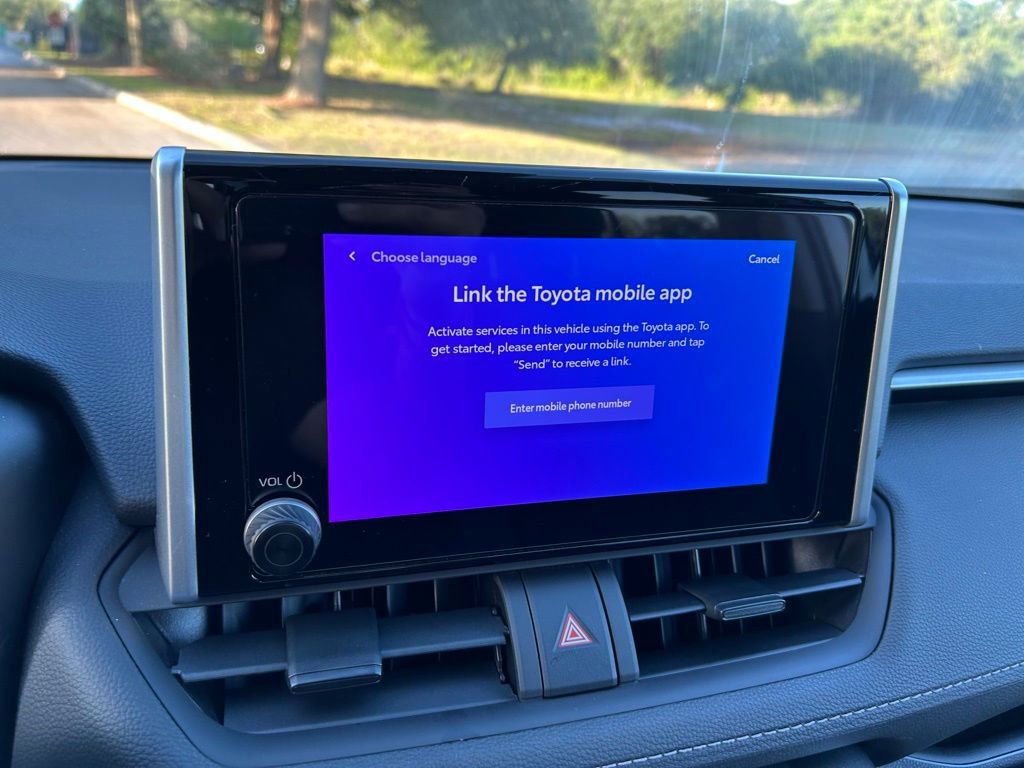 Used 2024 Toyota RAV4 LE AWD/4WD image 23