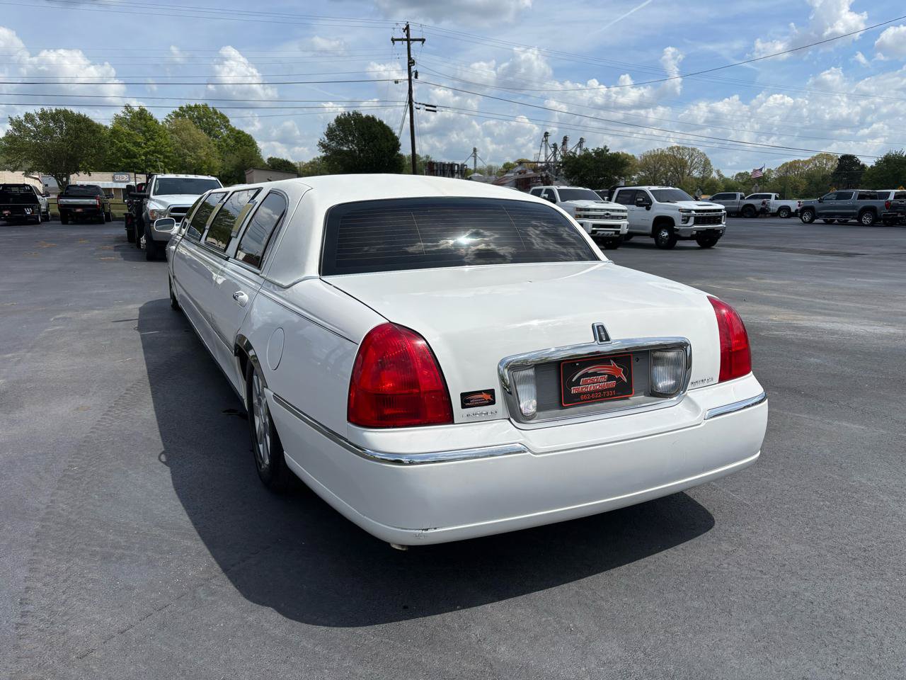 Used 2004 Lincoln Town Car Executive RWD image 6