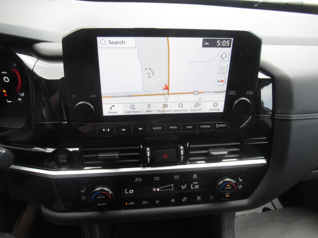 Used 2025 Nissan Pathfinder Platinum AWD/4WD image 29