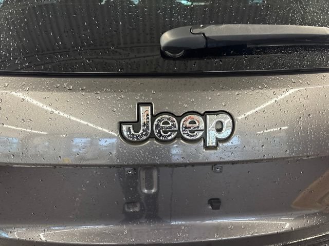 Used 2020 Jeep Grand Cherokee Limited RWD image 15