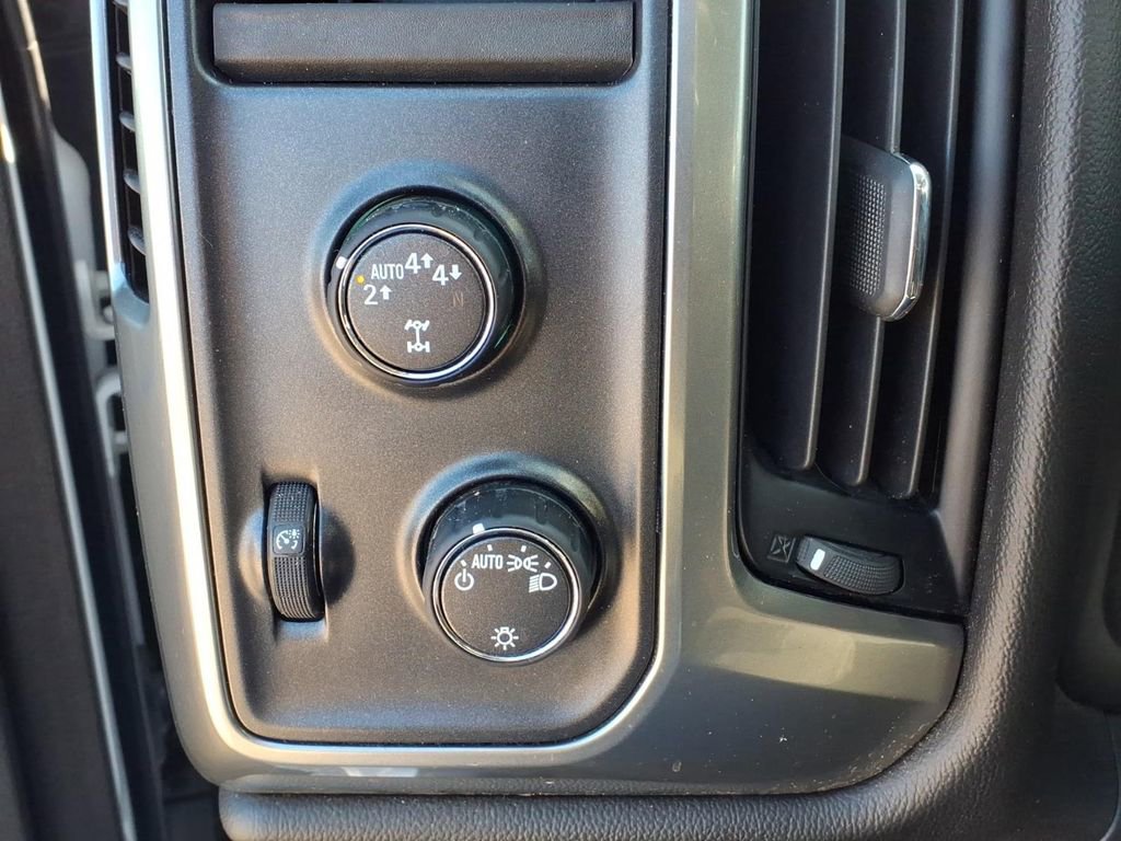 Used 2018 Chevrolet Silverado 1500 LT image 22