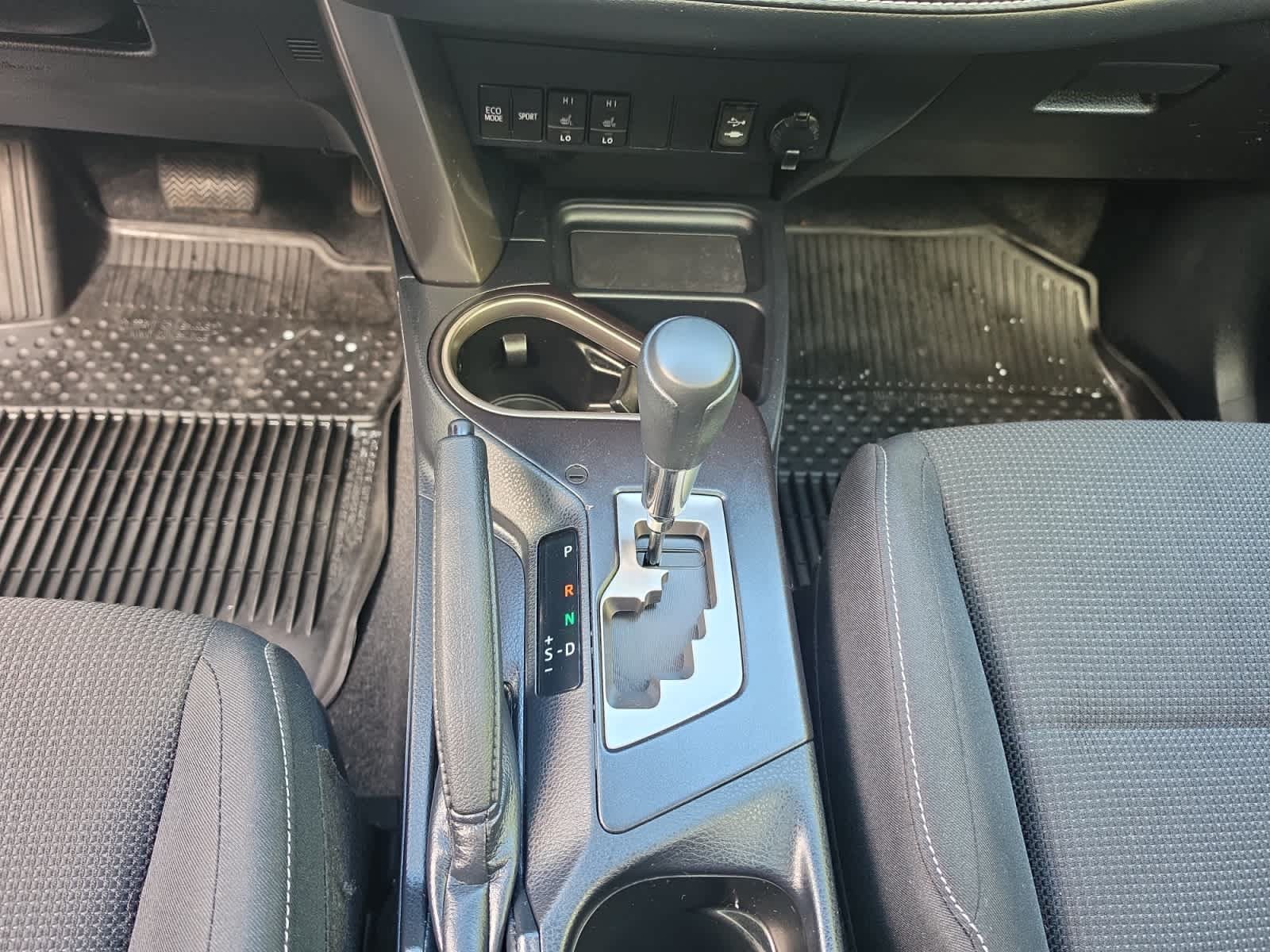 Used 2018 Toyota RAV4 XLE AWD/4WD image 16