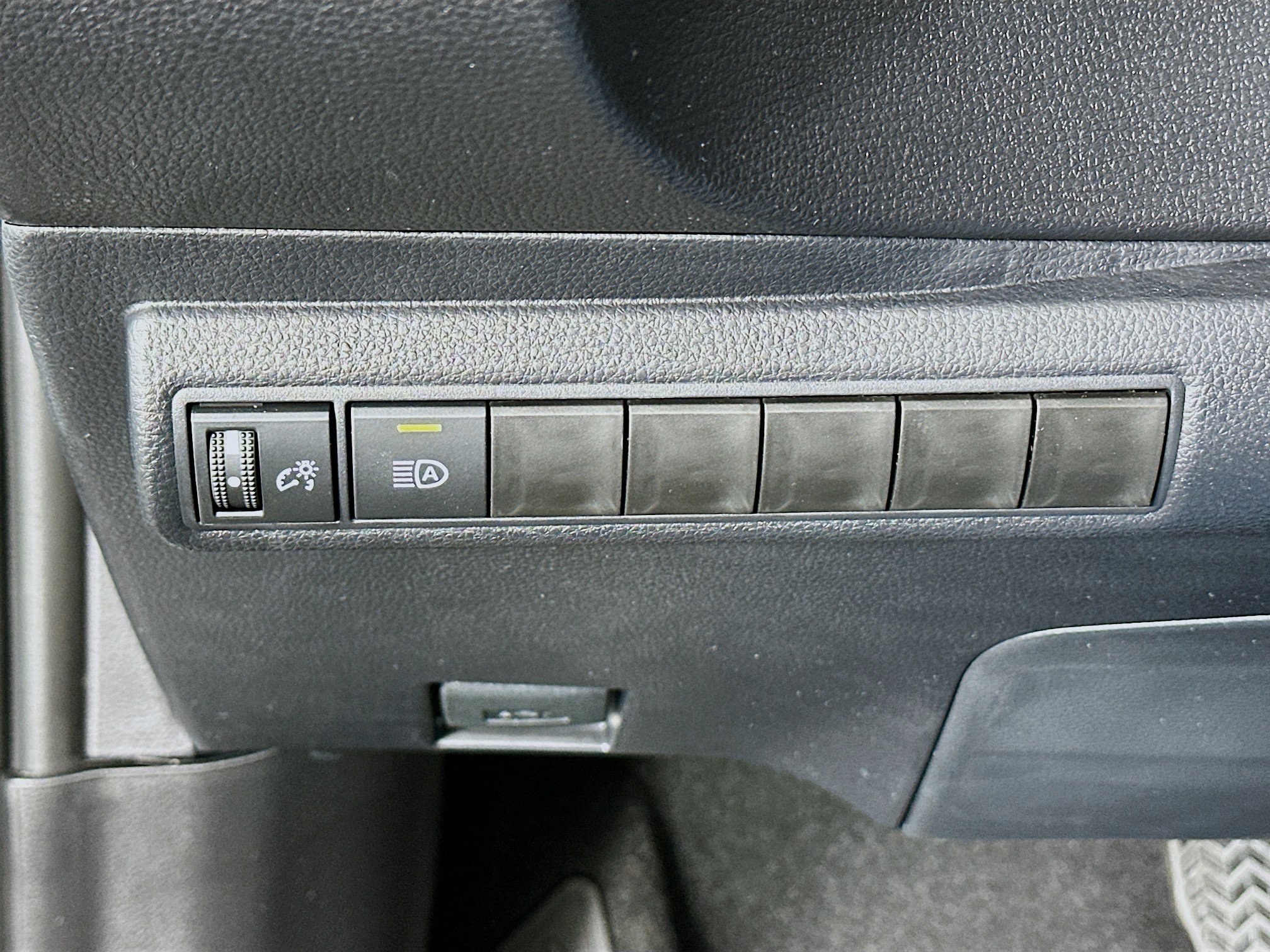 Used 2026 Toyota Corolla LE image 17