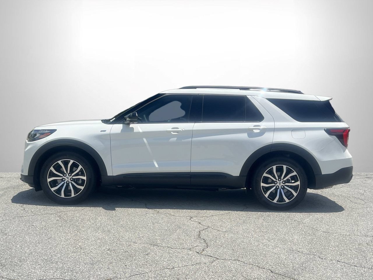 New 2026 Ford Explorer ST-Line w/ Premium Package RWD image 23