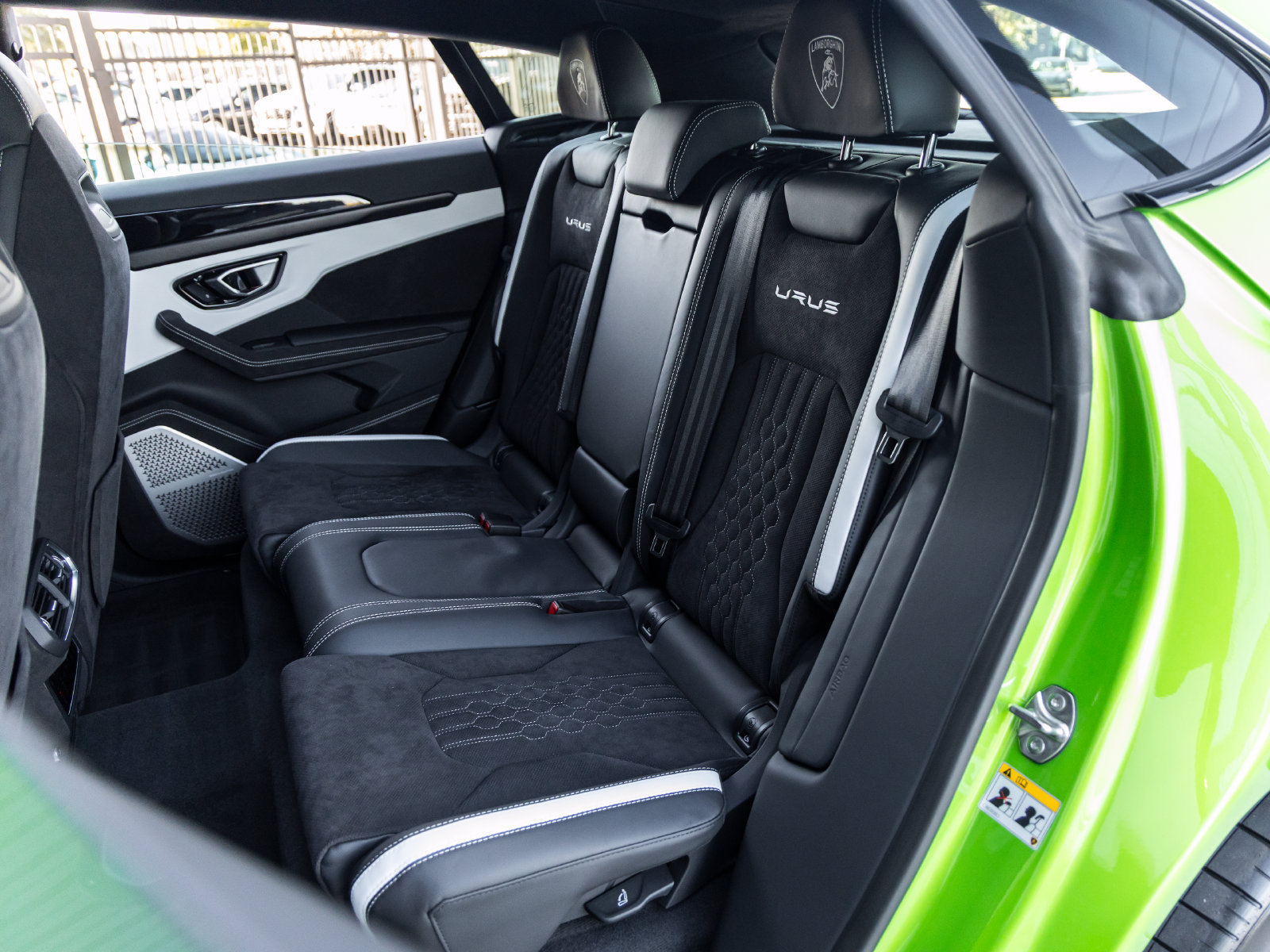 Used 2024 Lamborghini Urus S AWD/4WD image 34