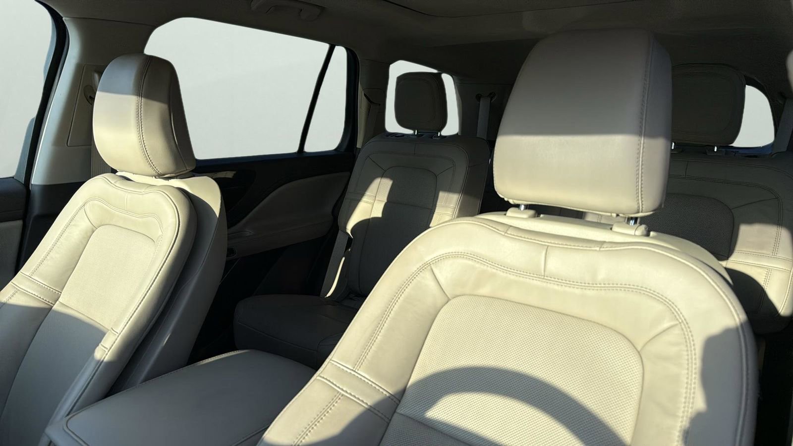 Certified 2023 Lincoln Aviator Reserve image 10