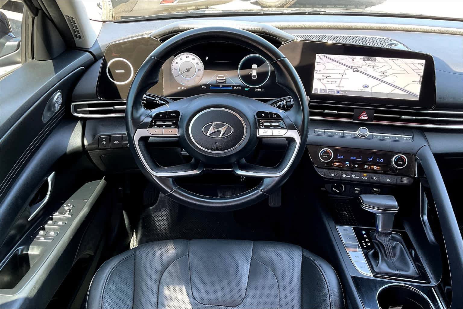 Used 2021 Hyundai Elantra Limited FWD image 6