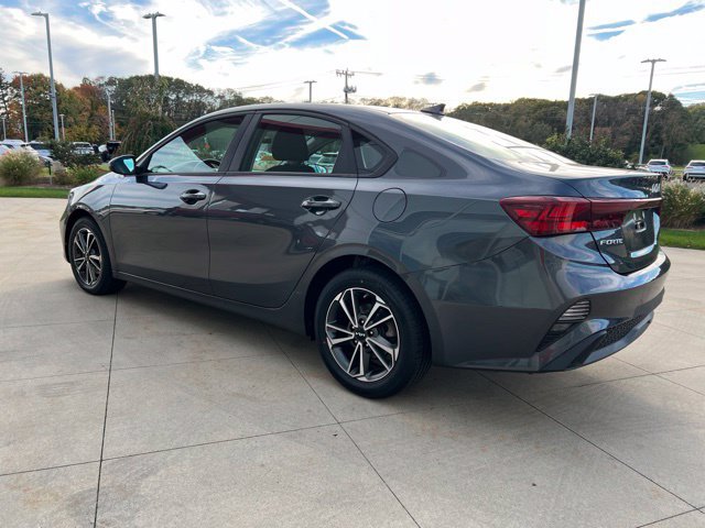 Used 2022 Kia Forte LXS w/ LXS Technology Package FWD image 7