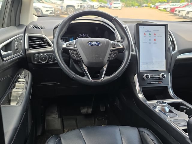 Used 2022 Ford Edge Titanium AWD/4WD image 12
