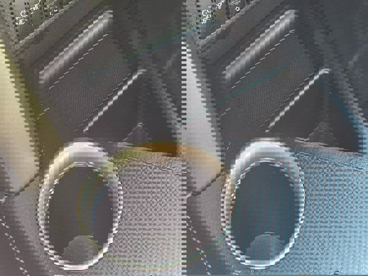 Used 2015 Toyota RAV4 Limited image 39