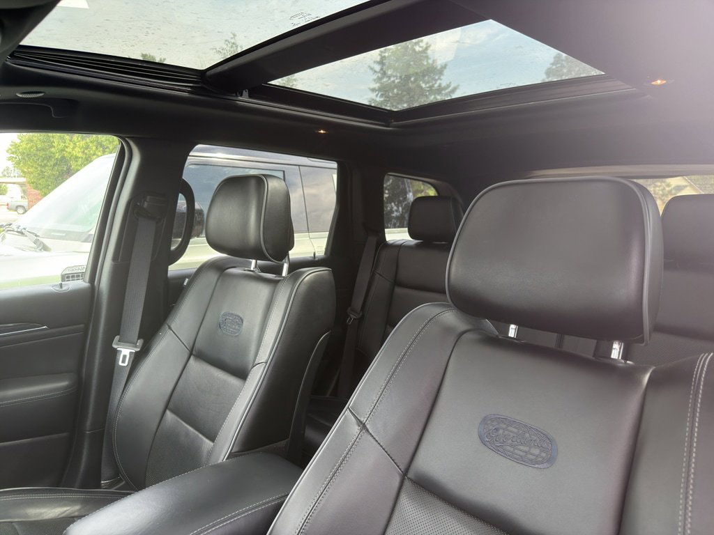 Used 2020 Jeep Grand Cherokee Overland AWD/4WD image 8