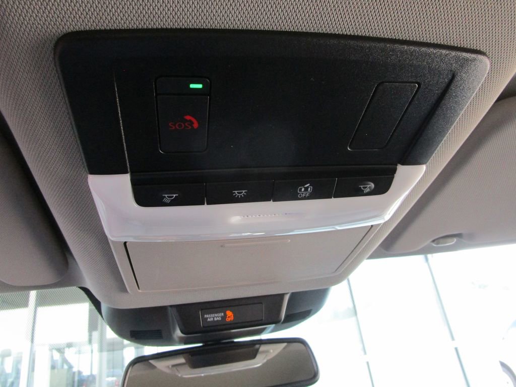 Used 2025 Nissan Rogue SL AWD/4WD image 36