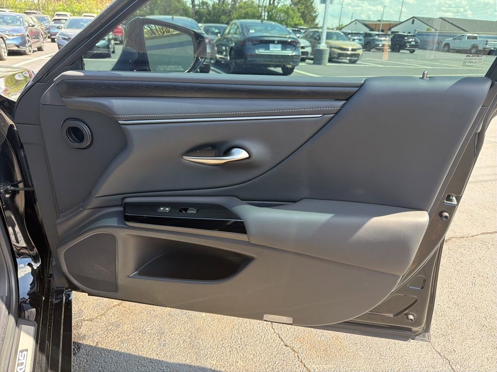 Used 2025 Lexus ES 300h F Sport w/ Accessory Package (Z1) FWD image 25