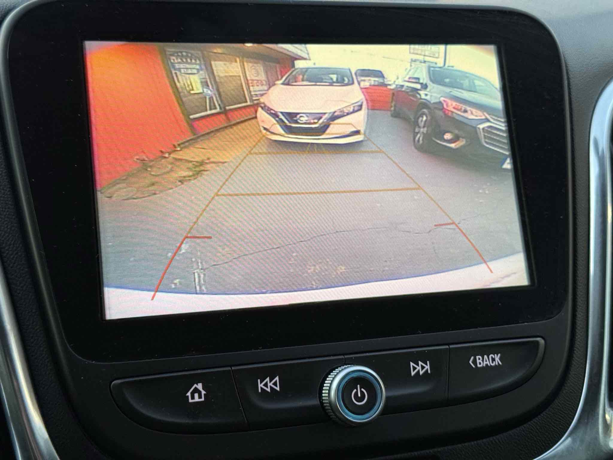 Used 2018 Chevrolet Equinox Premier FWD image 14