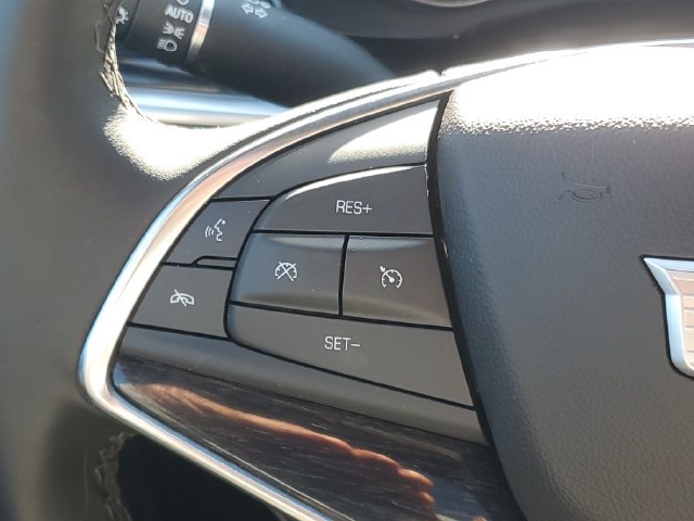 Certified 2024 Cadillac XT5 Premium Luxury w/ LPO, Floor Liner Package AWD/4WD image 19