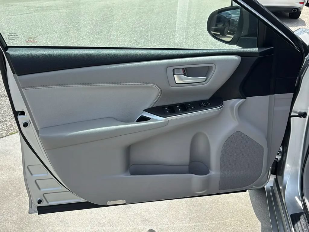 Used 2016 Toyota Camry XLE FWD image 20