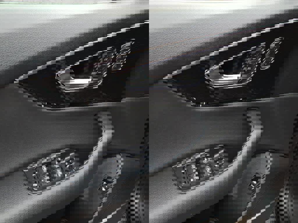 Used 2019 Audi Q8 Prestige w/ Year 1 Package image 15