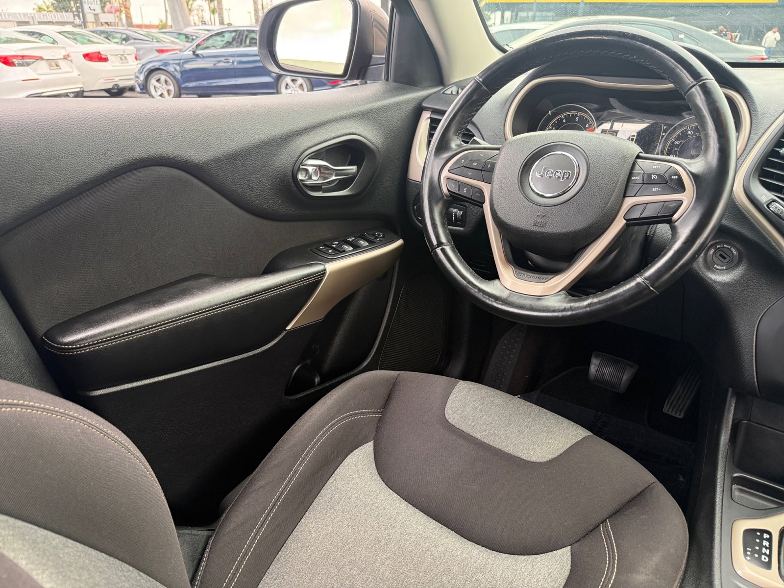 Used 2018 Jeep Cherokee Latitude w/ Altitude Package image 17