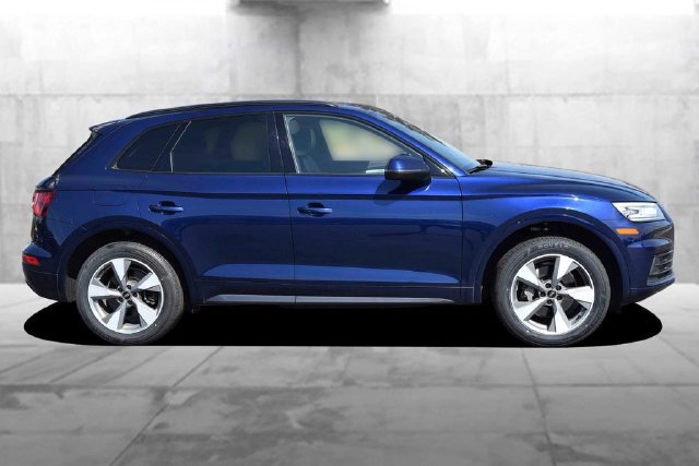Used 2020 Audi Q5 2.0T Premium w/ Titanium Sport Package AWD/4WD image 5