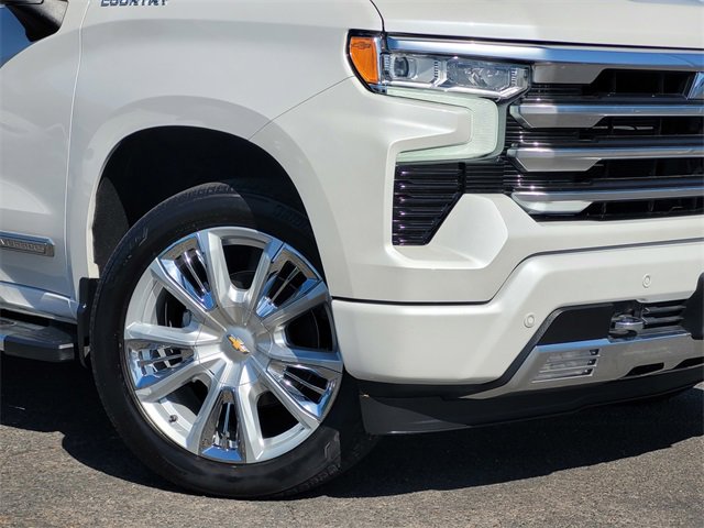 Used 2023 Chevrolet Silverado 1500 High Country w/ High Country Premium Package image 4
