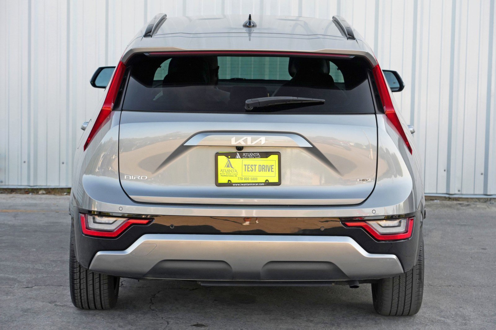 Used 2023 Kia Niro SX Touring image 46