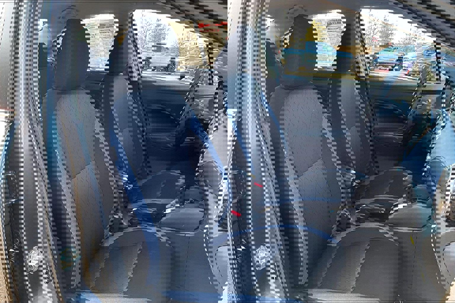 Used 2025 Nissan Versa SV image 7