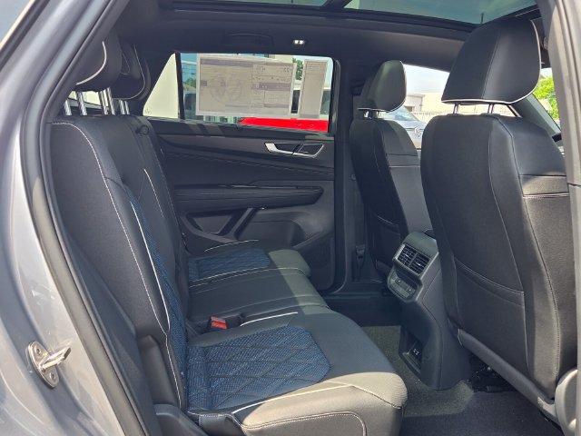 New 2026 Volkswagen Atlas Cross Sport SEL Premium R-Line AWD/4WD image 16