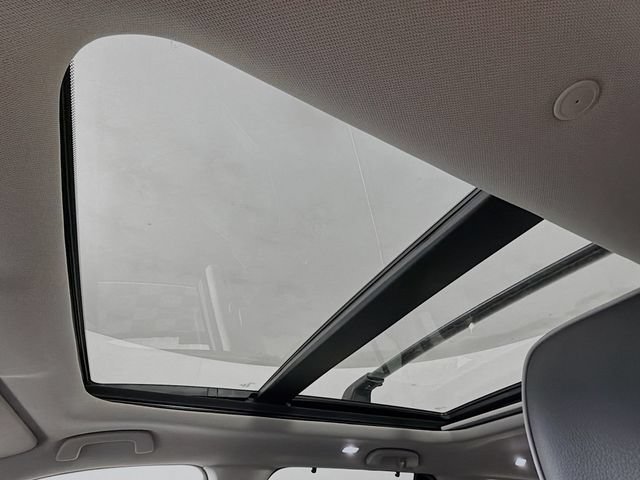 Used 2025 Honda Pilot Elite image 29