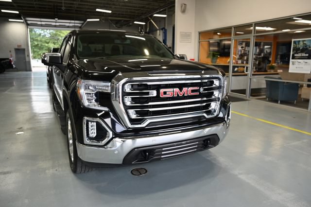 Used 2021 GMC Sierra 1500 SLT w/ SLT Premium Plus Package AWD/4WD image 3
