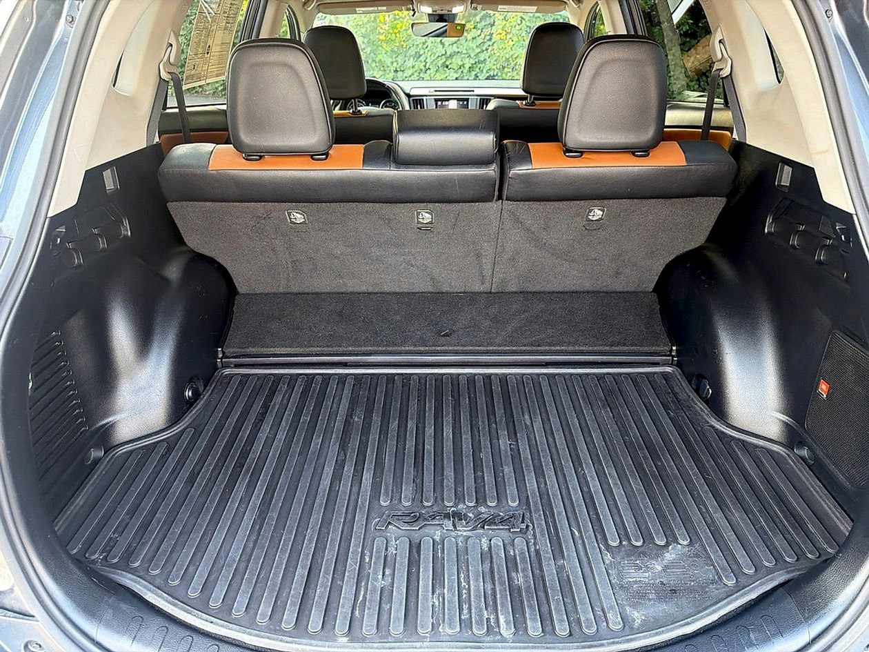 Used 2016 Toyota RAV4 Limited w/ Advanced Technology Package AWD/4WD image 35