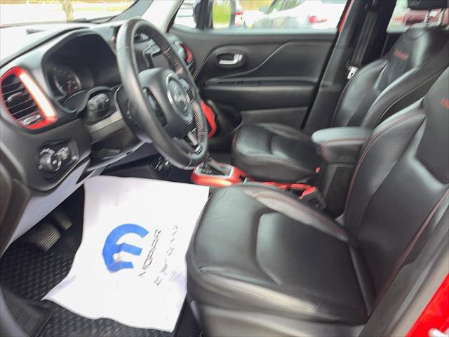 Certified 2022 Jeep Renegade Trailhawk w/ Trailer Tow Group image 10