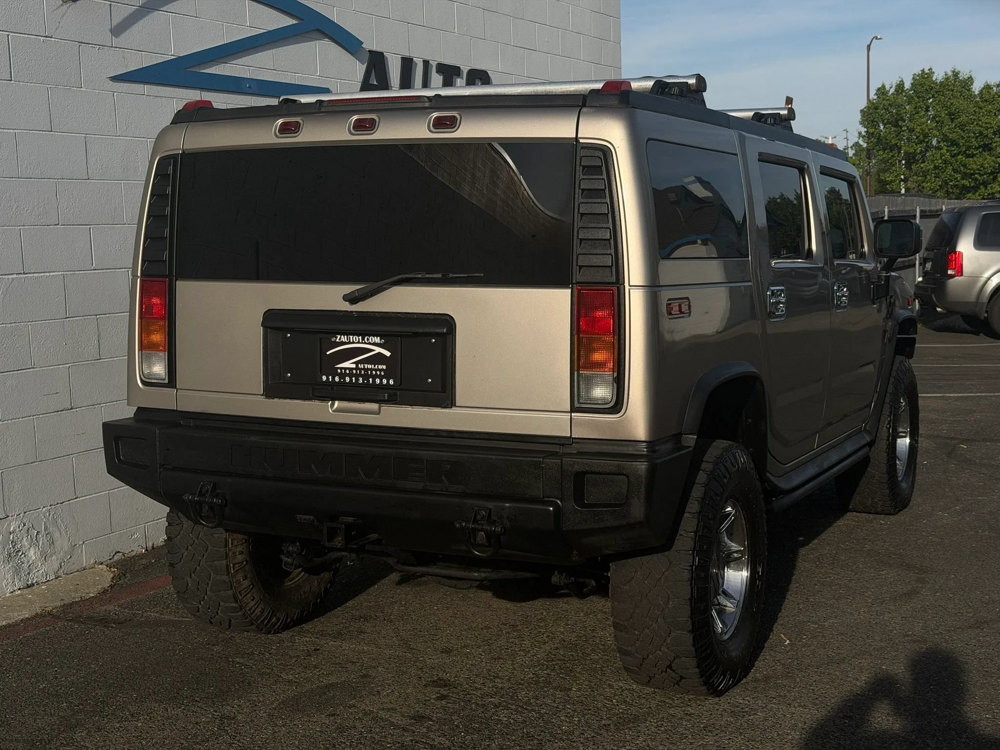 Used 2004 HUMMER H2 w/ Preferred Equipment Group AWD/4WD image 5