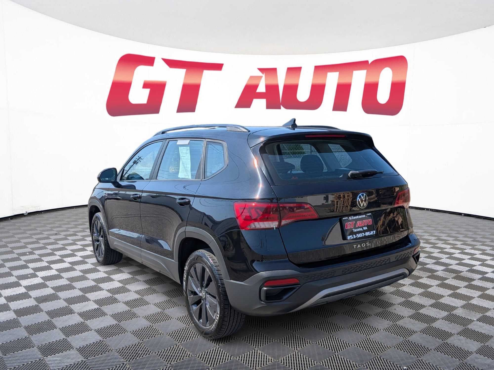 Used 2022 Volkswagen Taos S FWD image 3