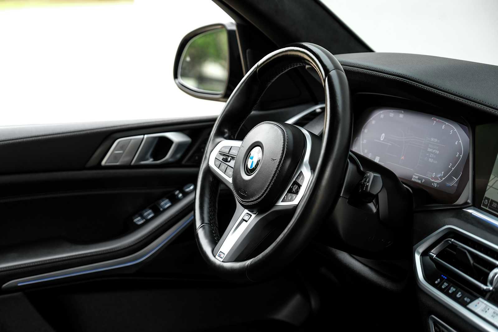 Used 2022 BMW X7 xDrive40i w/ M Sport Package image 18