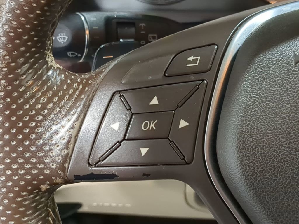 Used 2015 Mercedes-Benz GLK 350 4MATIC image 37