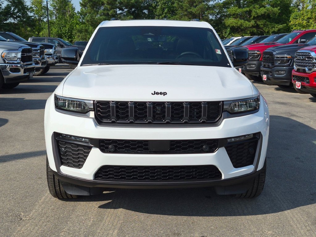 New 2026 Jeep Grand Cherokee Limited AWD/4WD image 3