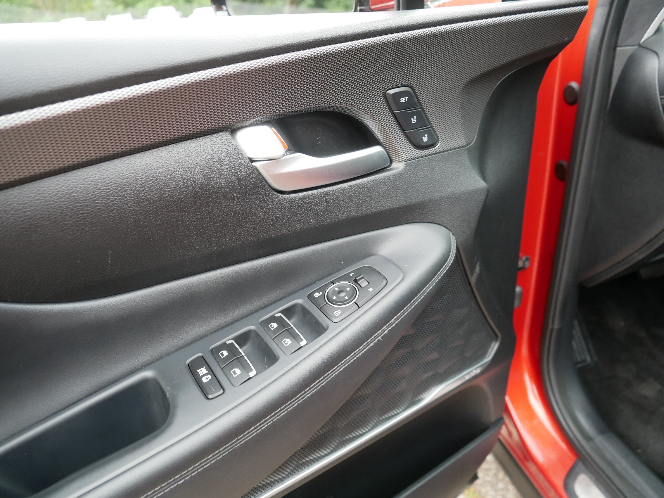 Used 2020 Hyundai Santa Fe Limited AWD/4WD image 19
