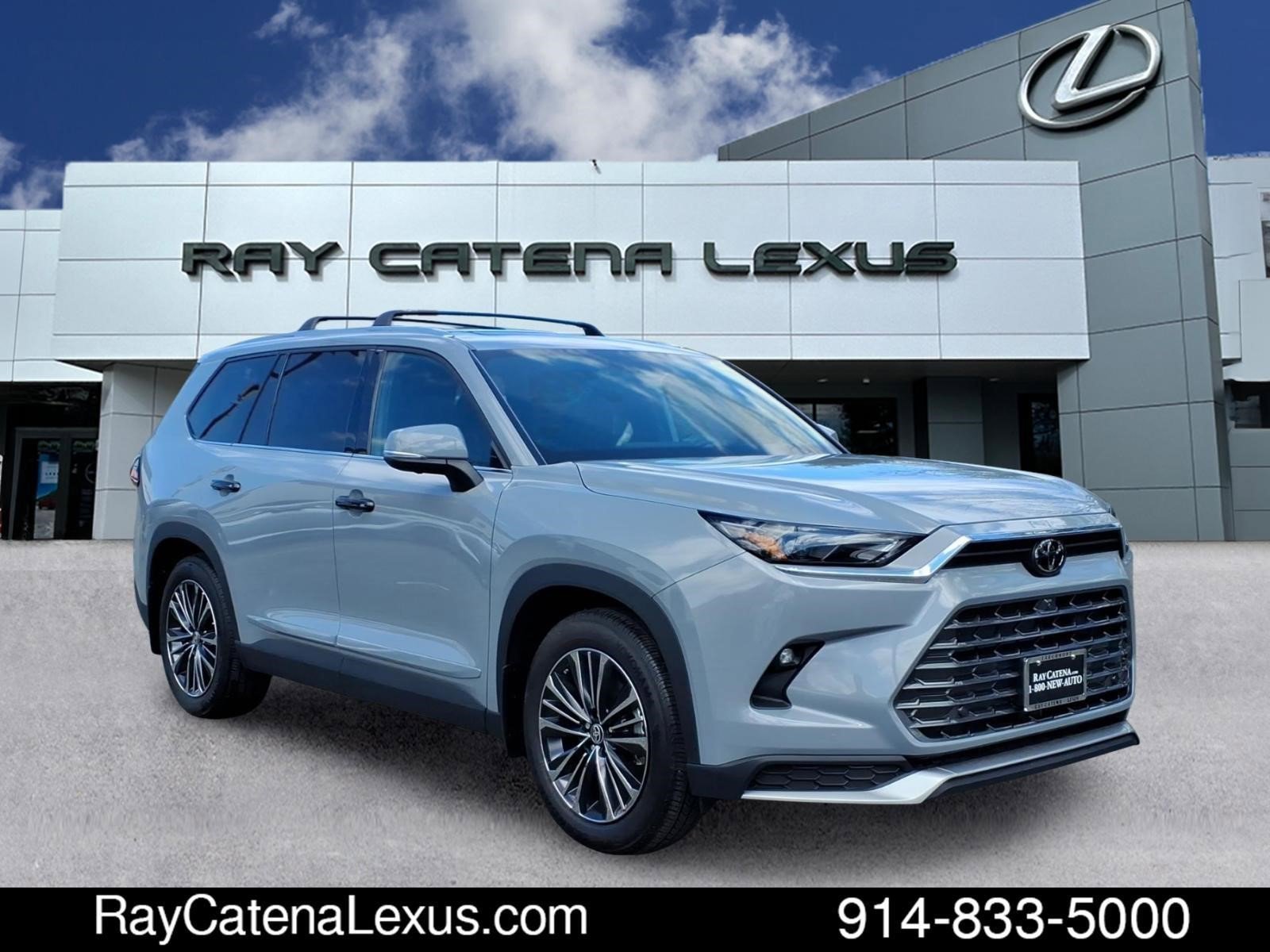 Used 2025 Toyota Grand Highlander AWD Hybrid image 3