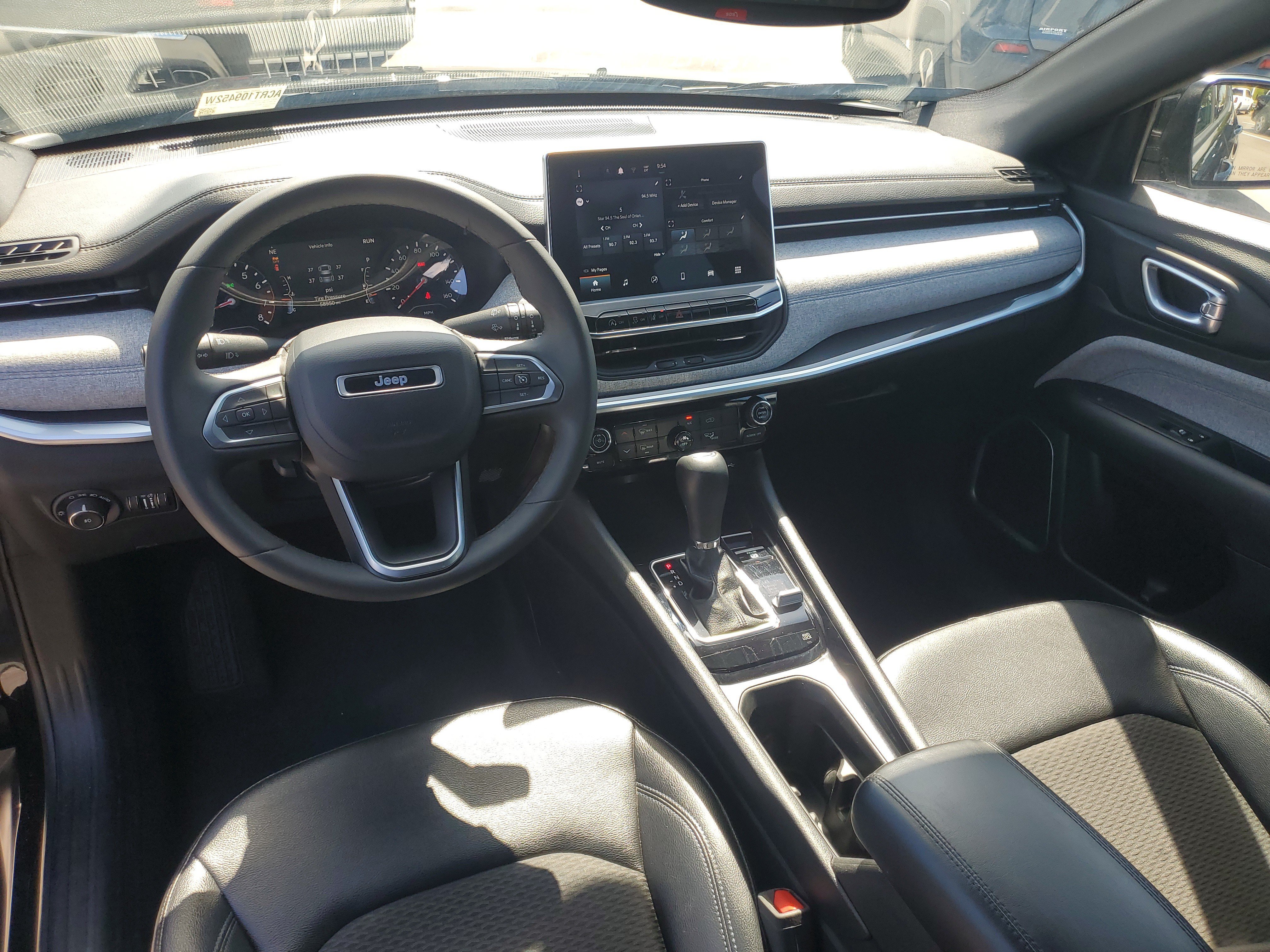 Used 2024 Jeep Compass Latitude AWD/4WD image 14