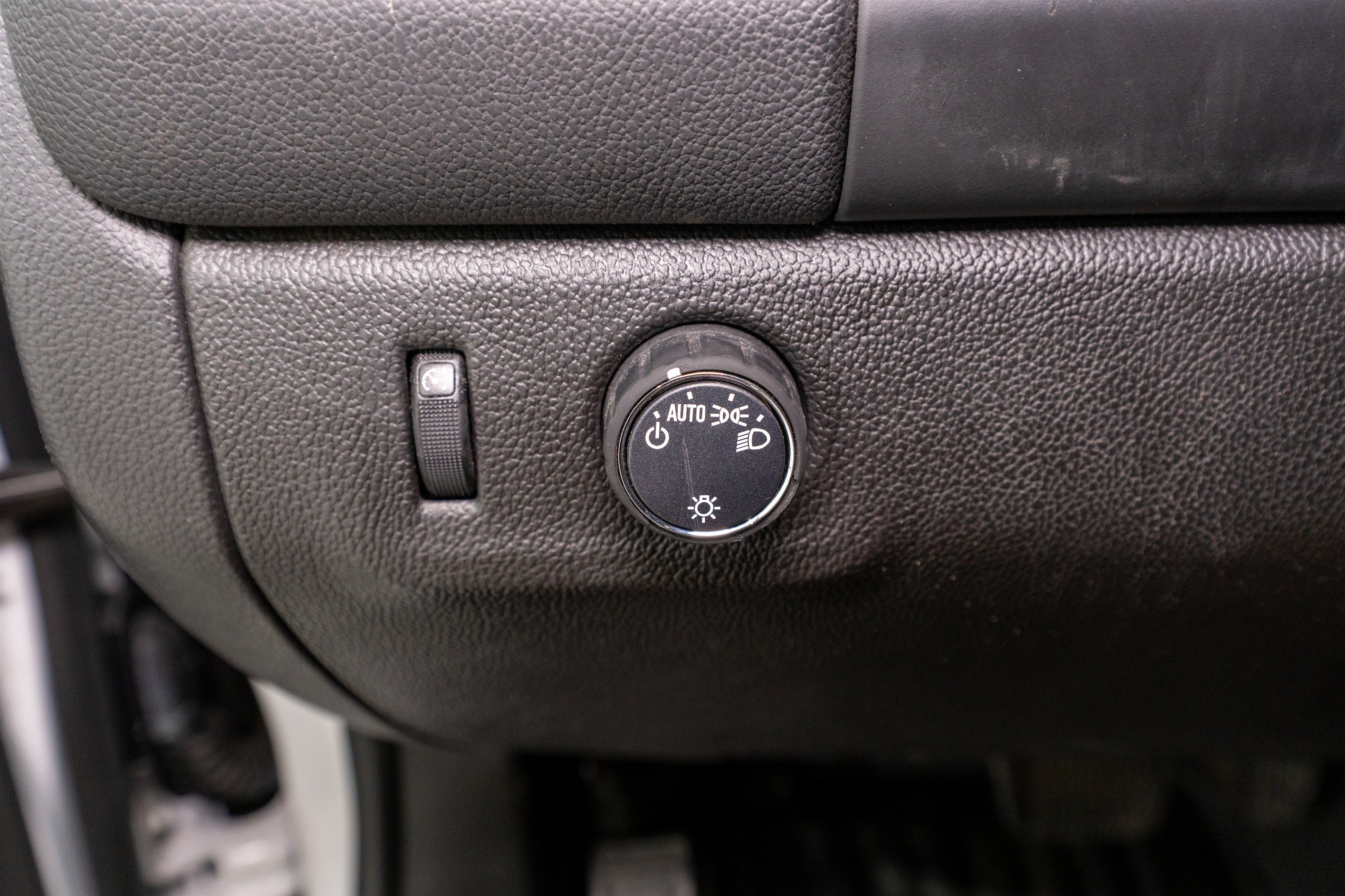 Used 2022 Chevrolet Colorado LT w/ Fleet Safety Package RWD image 29