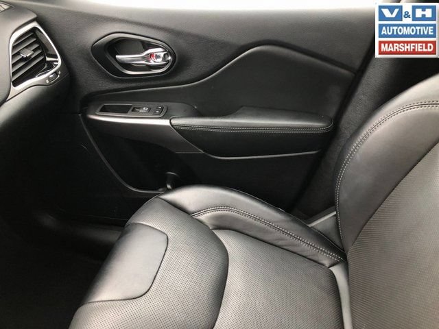 Used 2022 Jeep Cherokee Limited AWD/4WD image 13