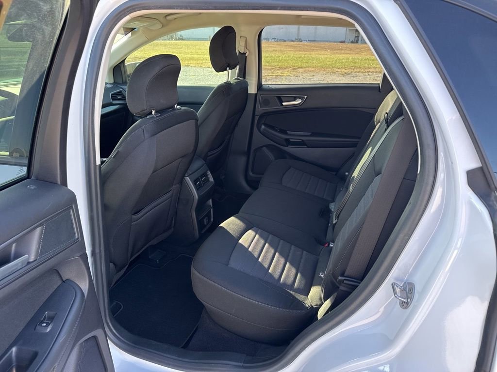 Certified 2019 Ford Edge SE w/ SE Fleet Driver's Package image 16