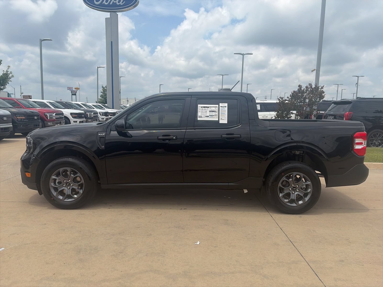 New 2026 Ford Maverick XLT w/ XLT Luxury Package FWD image 2