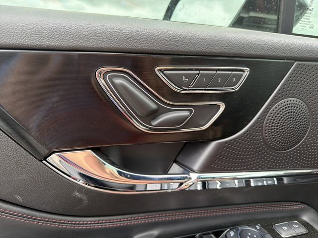 Used 2024 Lincoln Corsair Reserve FWD image 37
