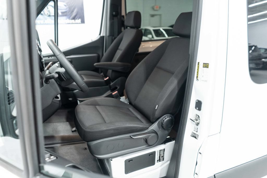 Used 2025 Mercedes-Benz Sprinter 2500 image 7