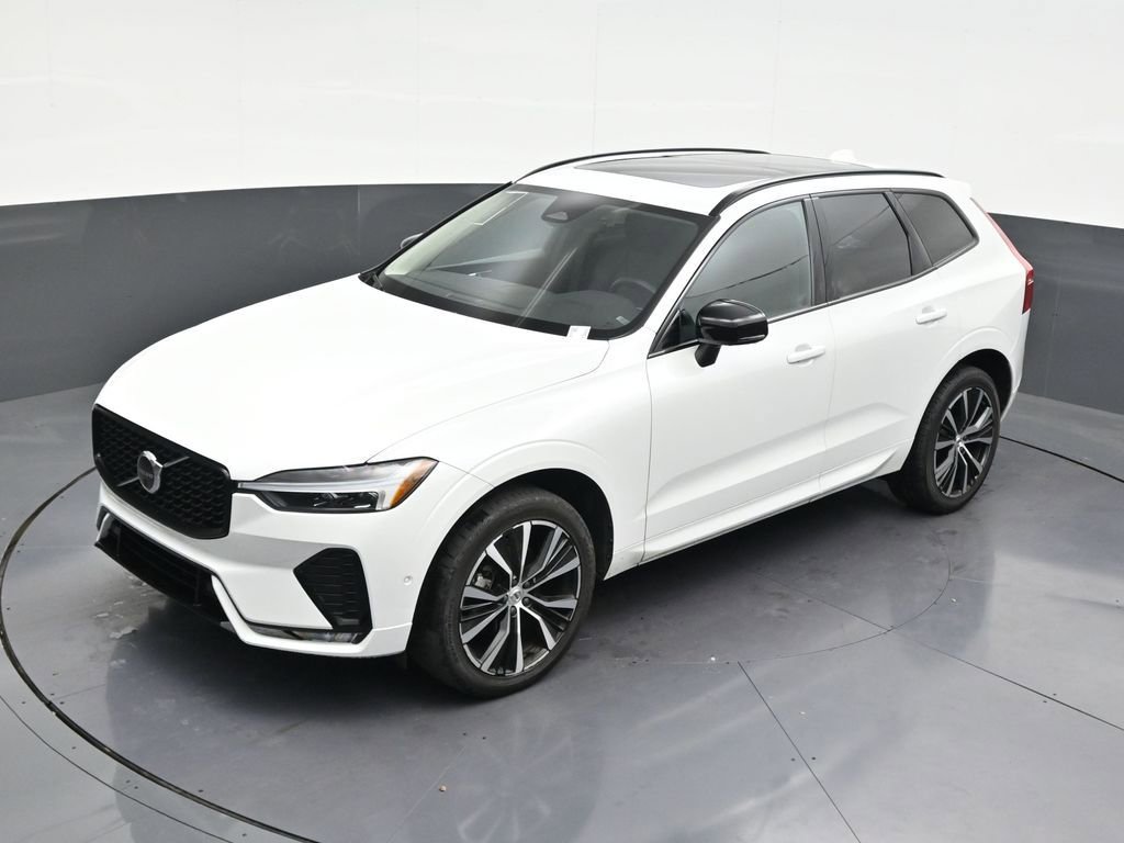 Used 2023 Volvo XC60 B5 Plus FWD image 14