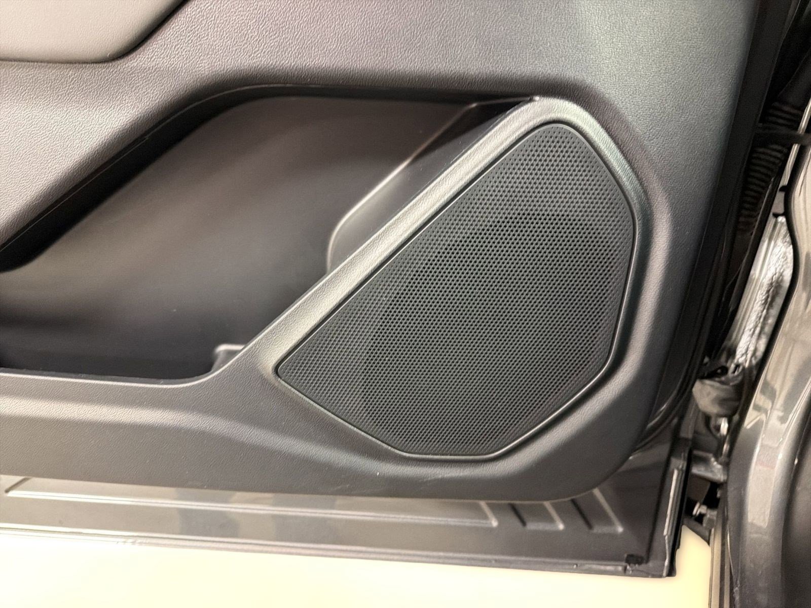 Used 2025 Ford Explorer Active RWD image 21