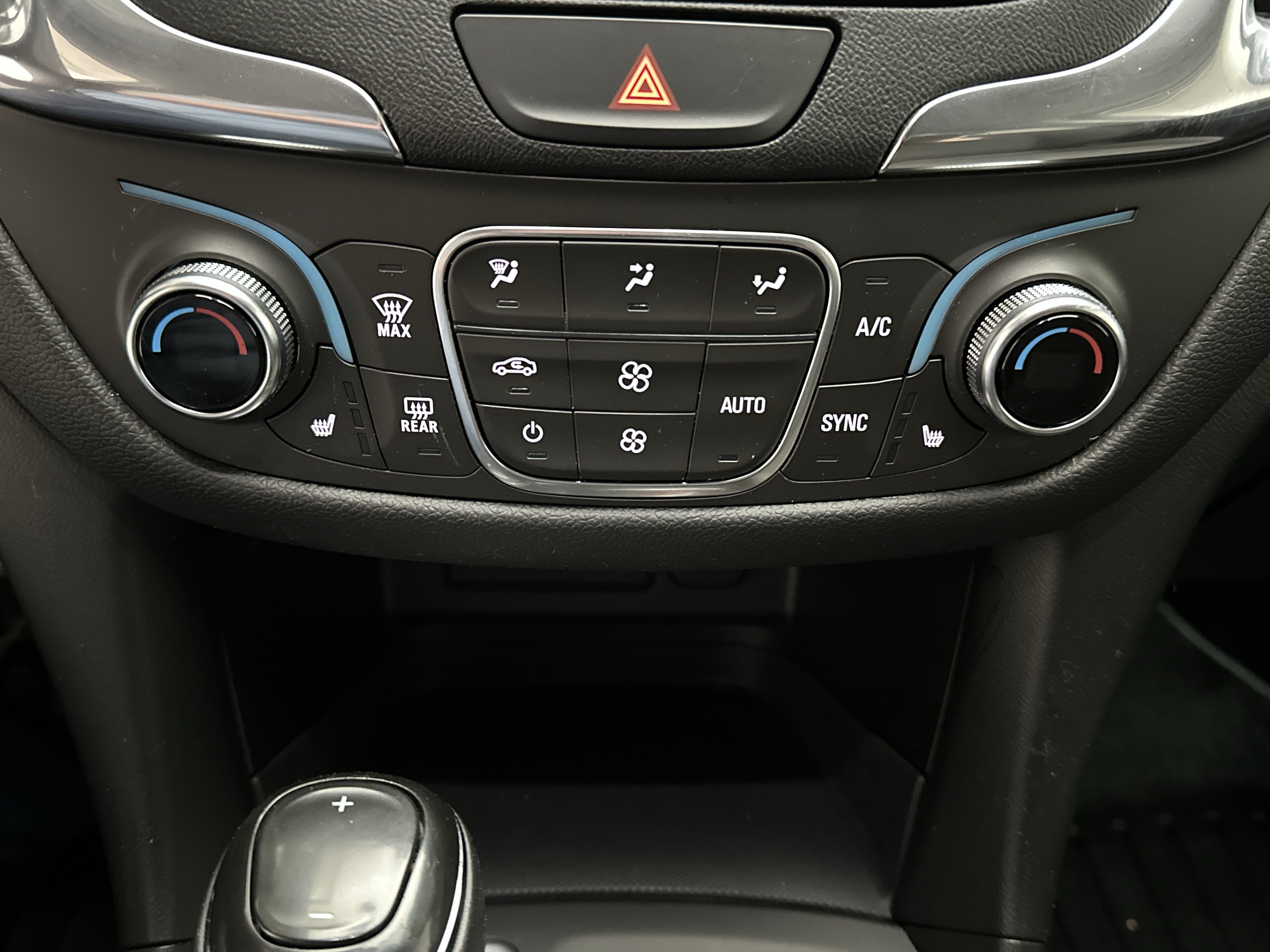 Used 2019 Chevrolet Equinox LT AWD/4WD image 33