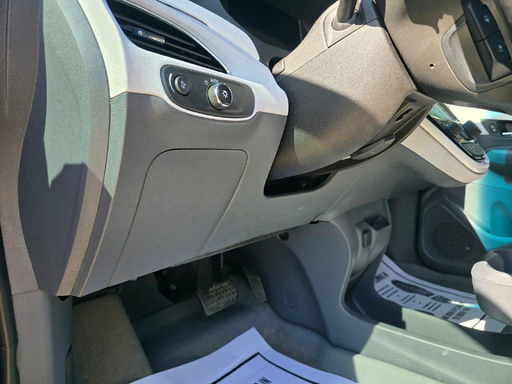 Used 2017 Chevrolet Bolt LT FWD image 20
